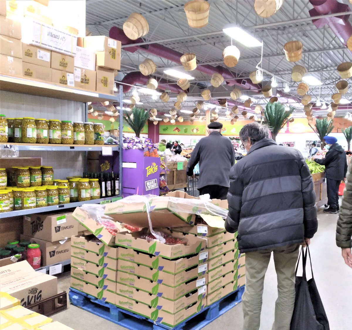 Торговые площади магазина для канадского "пролетариата".