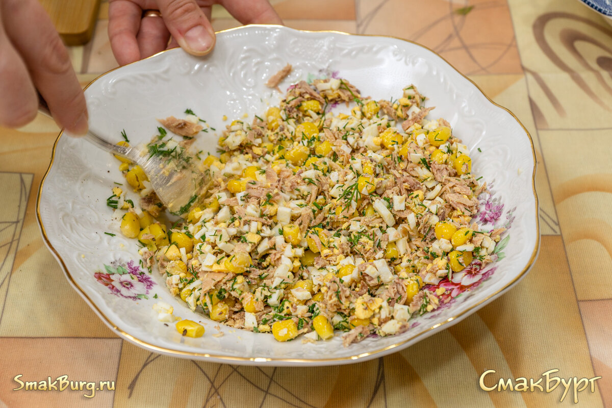 Салат с тунцом и огурцом - простой и вкусный рецепт на скорую руку |  СмакБург | Дзен