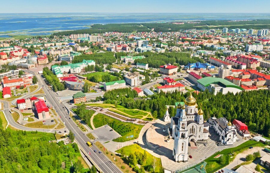 Город Ханты-Мансийск - место событий главы (фото из открытых источников)