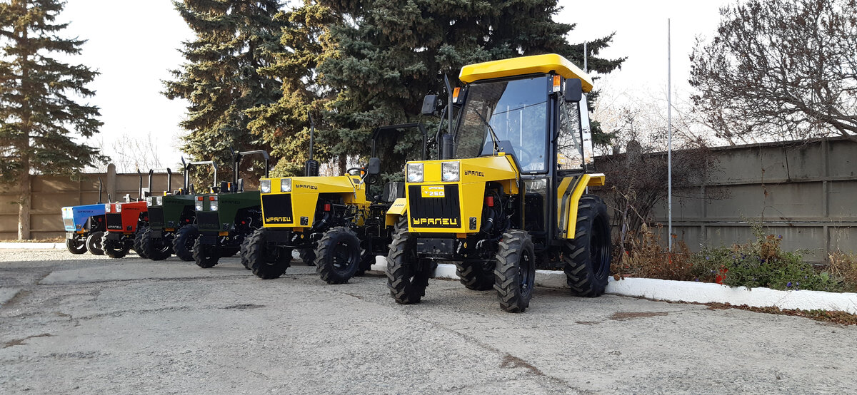 Друзья, всем привет! На связи Яков, всем желаю здоровья и доброго настроения! На сегодня есть хорошие новости, цены на тракторы УРАЛЕЦ вчера понизились, и так на сегодня цена самой популярной модели УРАЛЕЦ 224 2 цил. 4*4 составляет 730000 руб. что на 177000 руб. меньше чем вчера 14 марта 2022 г. Но, есть один момент, сегодня возможно произойдет удорожание. Поэтому следите за новостями, будьте в курсе событий.