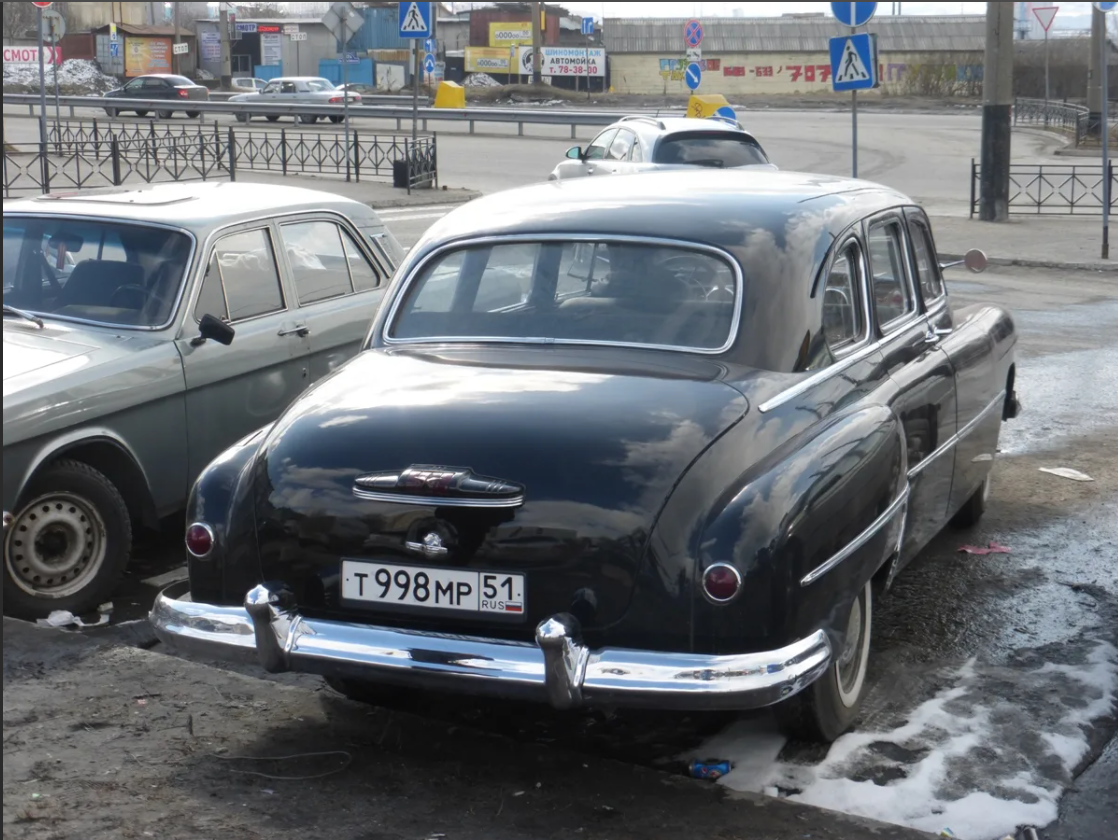 ГАЗ-12 ЗИМ сзади. Источник фото: avto-nomer.ru
