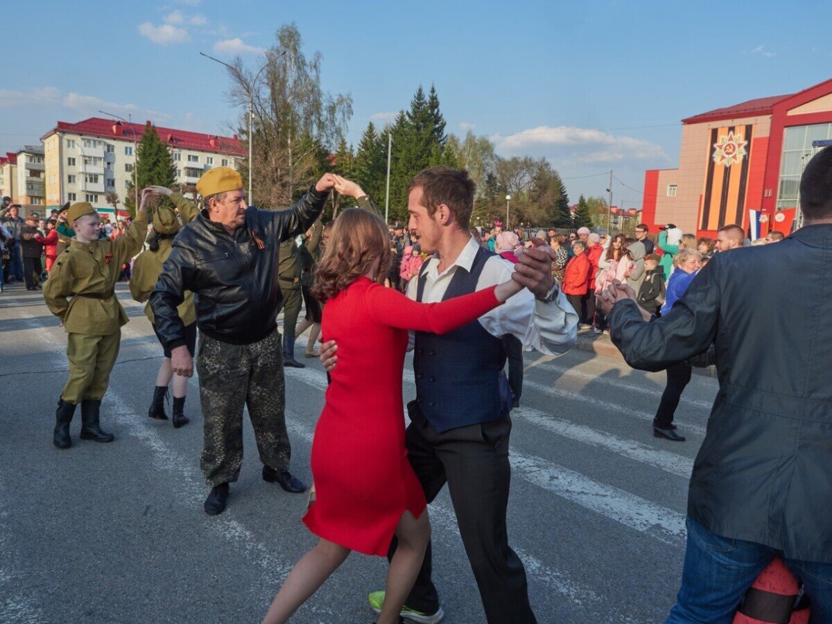 Участие в городских мероприятиях. С днем молодежи. Общественные праздники.