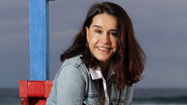 Луселия Сантус