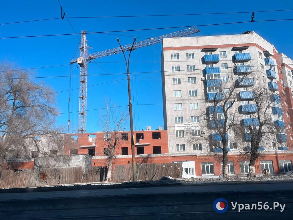 На проспекте Ленина в Орске начали возводить третий этаж нового  многоквартирного дома. Здесь будет 117 жилых помещений | Урал56.Ру |  Оренбург, Орск - главные новости | Дзен