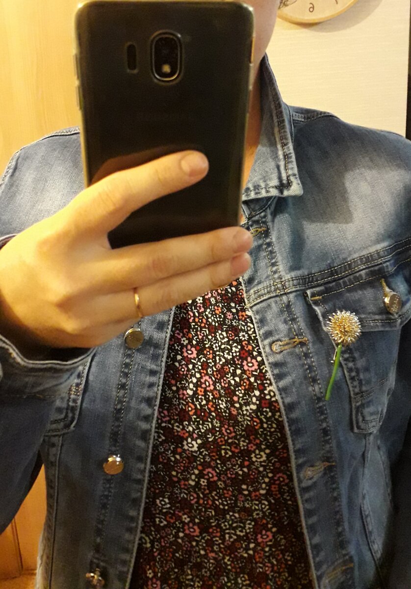 Пришла брошка на джинсовку. Фото автора