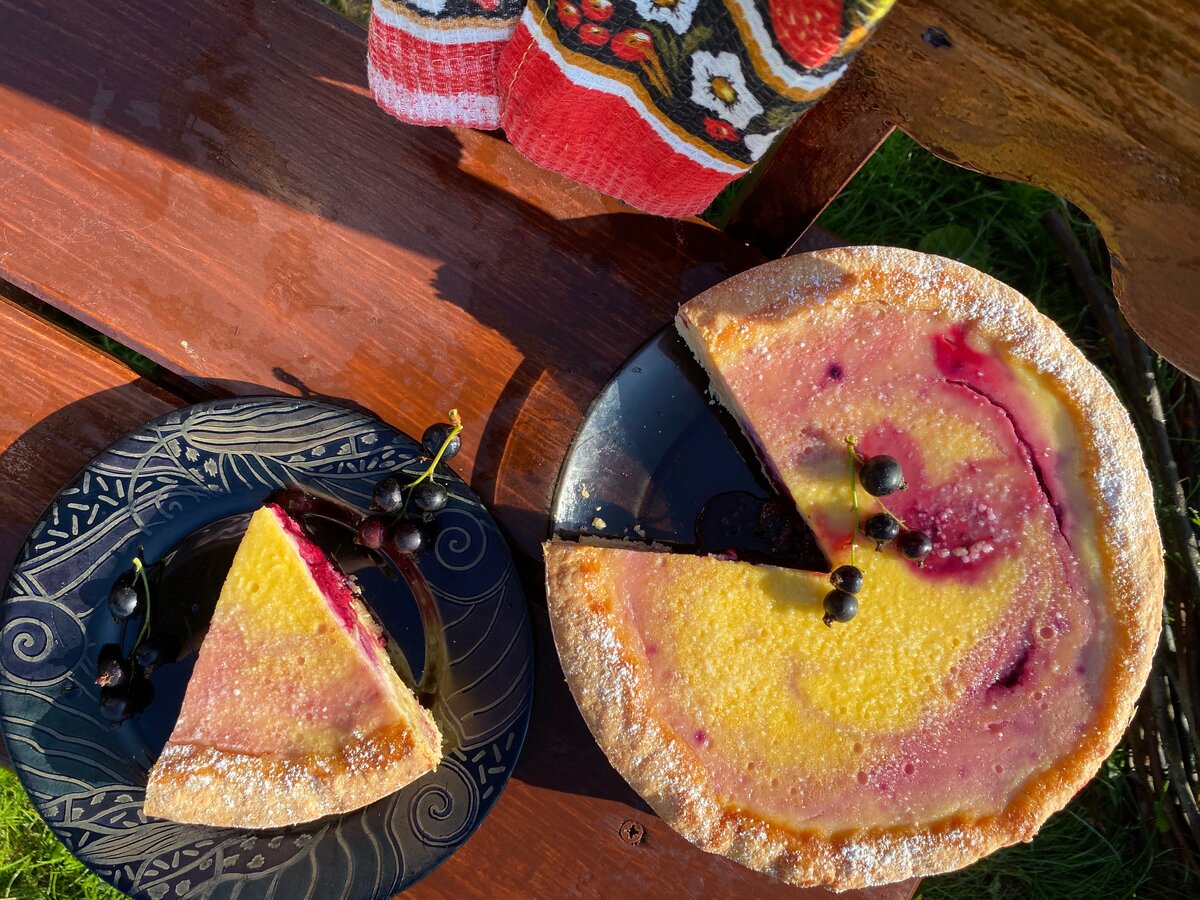 Тарт с чёрной смородиной 