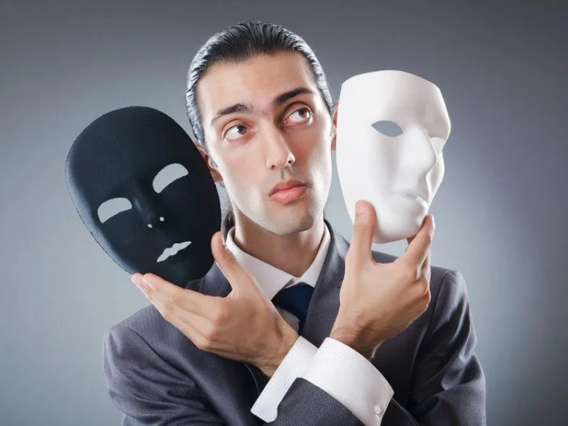 Сменяя одно лицо, другим. Или из волка в бедную овечку. 