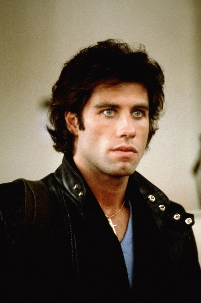 Джон траволта в молодости. Джон Траволта молодой. John Travolta в молодости. Джон Траволта 1983.