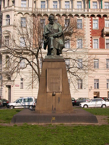 Памятник Алоису Йирасеку