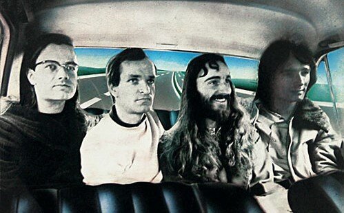 Ещё не роботы. Kraftwerk в 1974 году.  