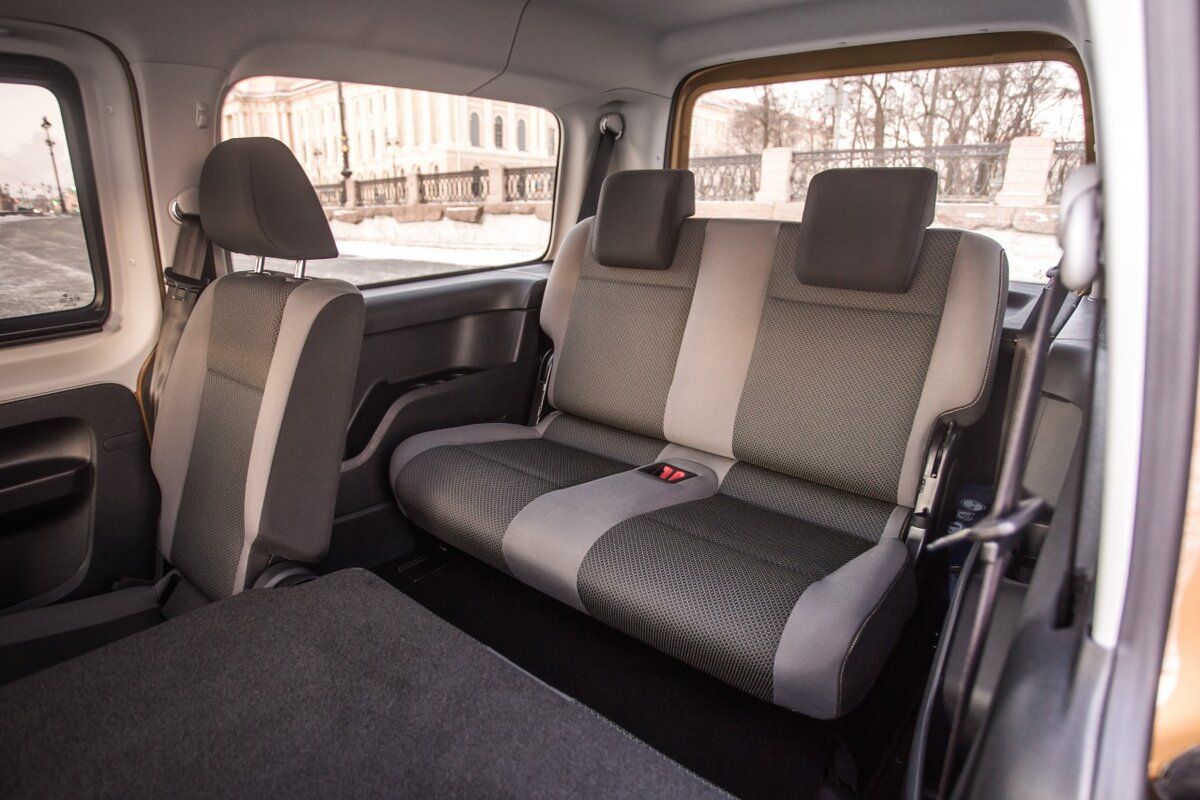 VW Caddy Maxi 2021 салон