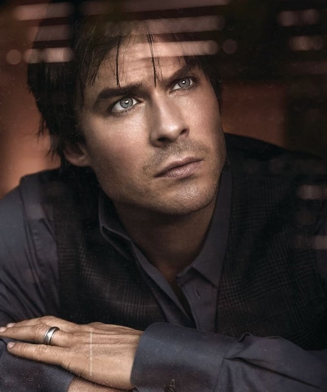 Йен Сомерхолдер .