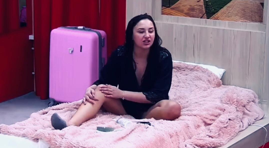 Фото: скрин экрана с эфира. Внутри этой маленькой девочки столько злости.