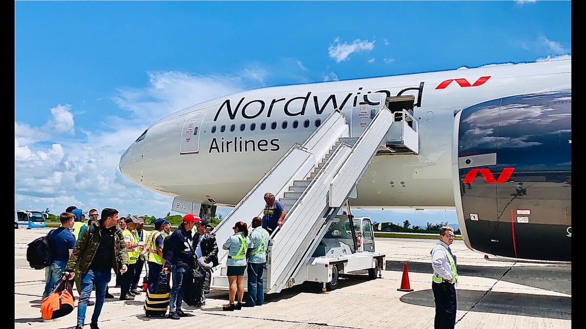 Рейс москва варадеро. Boeing 777-300 Nordwind Airlines на Кубе. Боинг 777 Азур Эйр на Кубу. Боинг 777 300 Норд Винд на Кубе. Боинг 777 до Кубы.