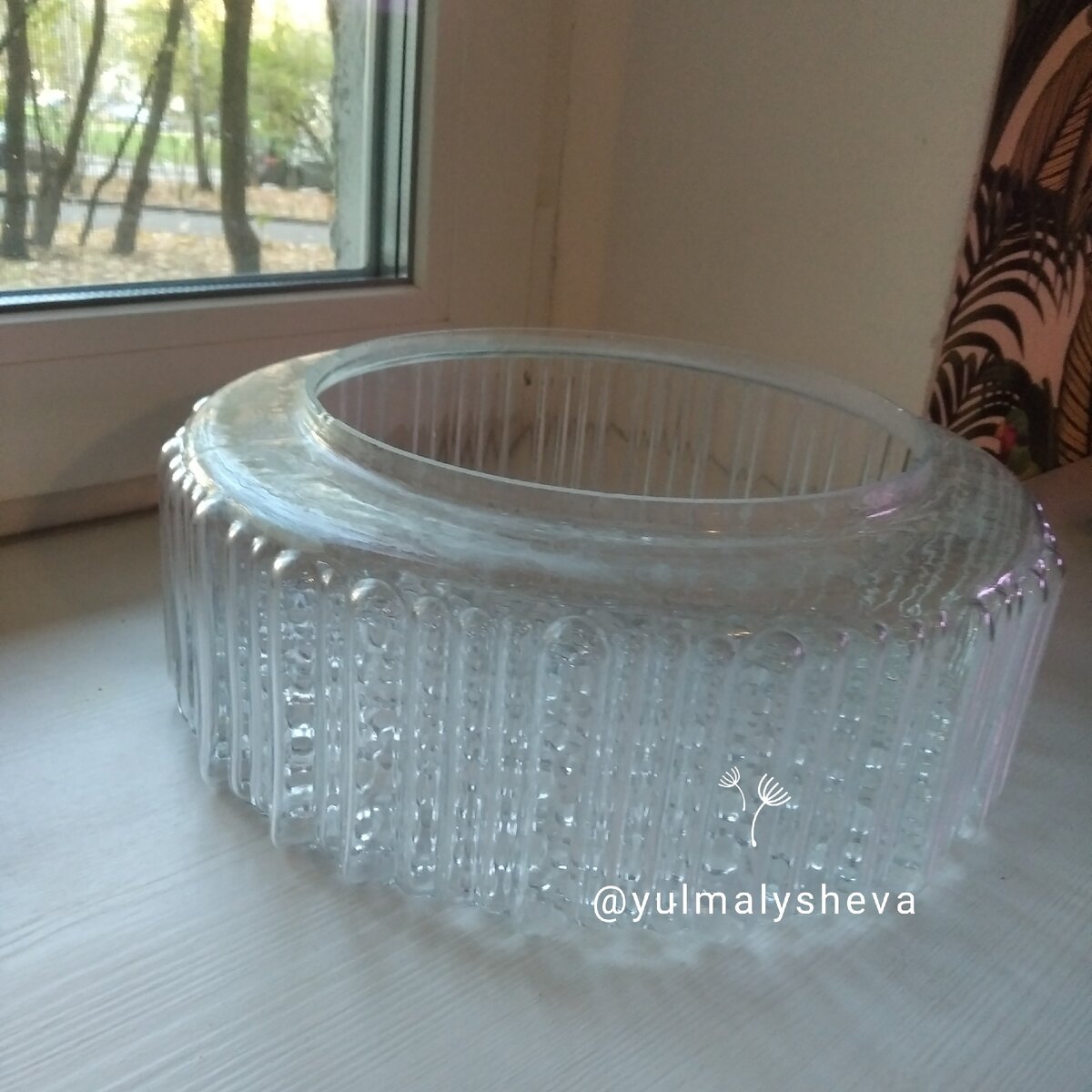 Плафон сам по себе уже -почти ваза