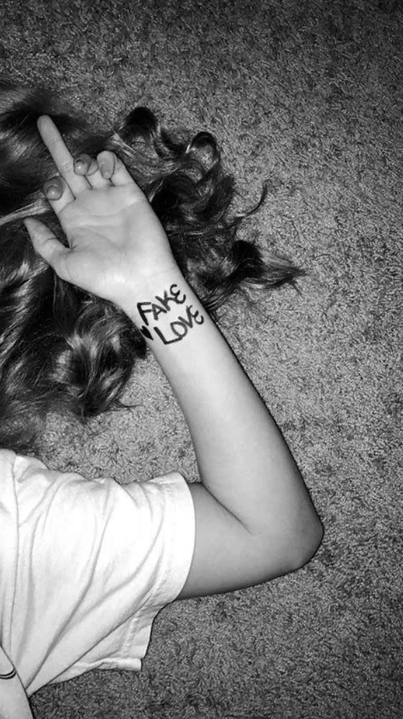 Что с̶ ̶н̶и̶м̶и̶  с нами не так? 