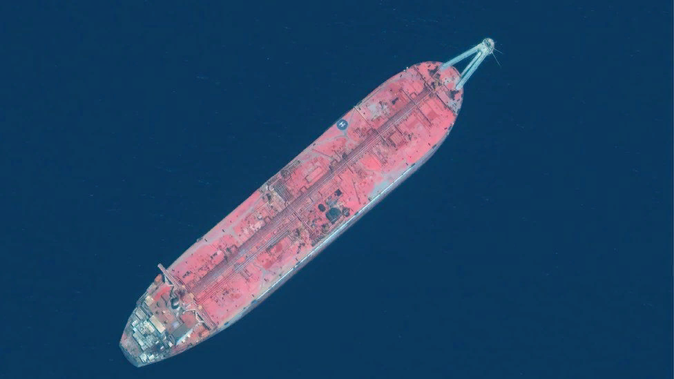 Изображение плавучего нефтехранилища взято с сайта https://www.bbc.com/