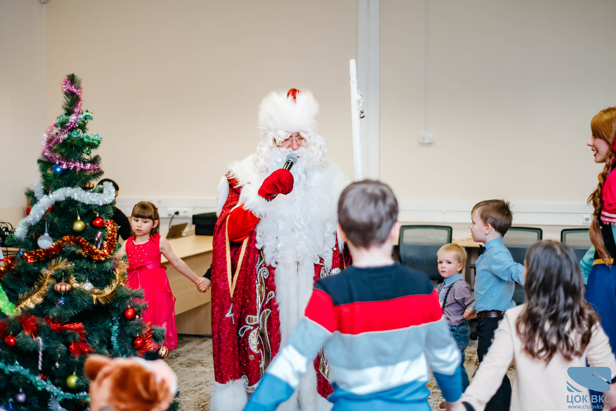 Творческая группа ЦОК ВКС представила детское новогоднее представление "Новогоднее чудо"