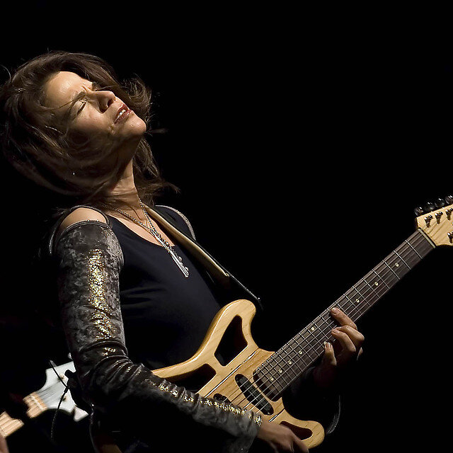 Joyce Cooling.Фото из открытых источников. Далее в галерее обложки некоторых альбомов Джойс Кулинг.Листайте.