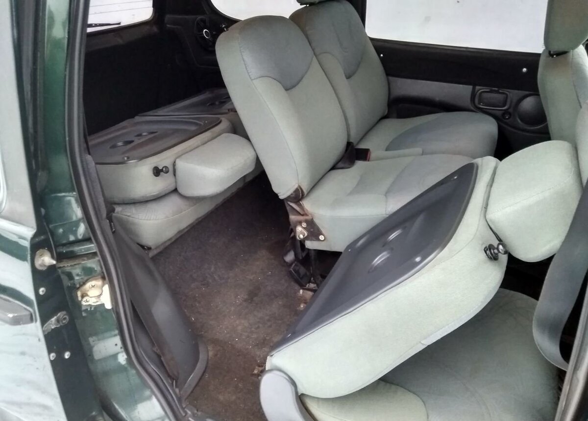 Салон рассчитан на 7 человек, включая водителя (иллюстрация с сайта Avito.ru)