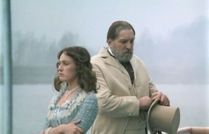 Кадр из фильма "Жестокий романс"