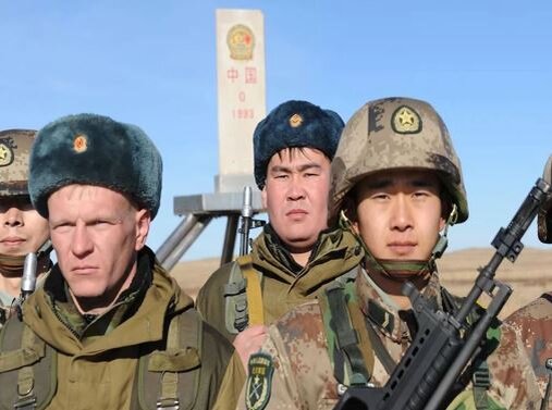 Россия и Китай. Здравые ребята - сильная армия. фото Яндекс картинки