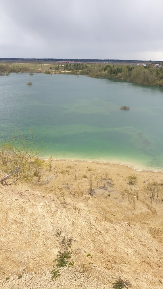 Озеро лазурного цвета