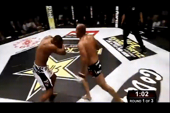 Удар по типу уличной драки.