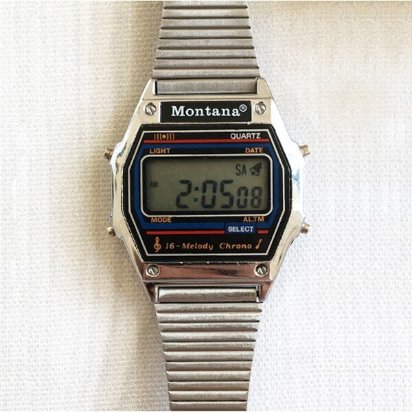 Пара фоток оригинальных часов монтана.