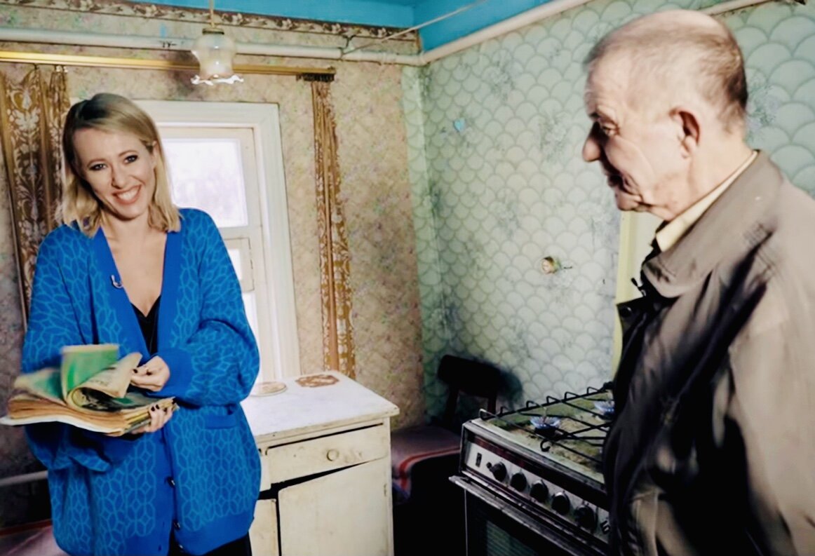 На YouTube-канале Ксении Собчак, выпуск ее шоу "СКОПИНСКИЙ МАНЬЯК: разговор на свободе" появился 22 марта.