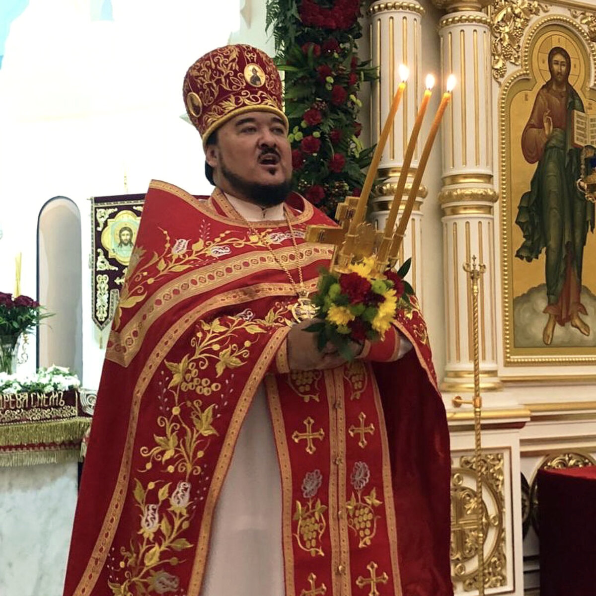 Настоятель храма архимандрит Александр (Заркешев)