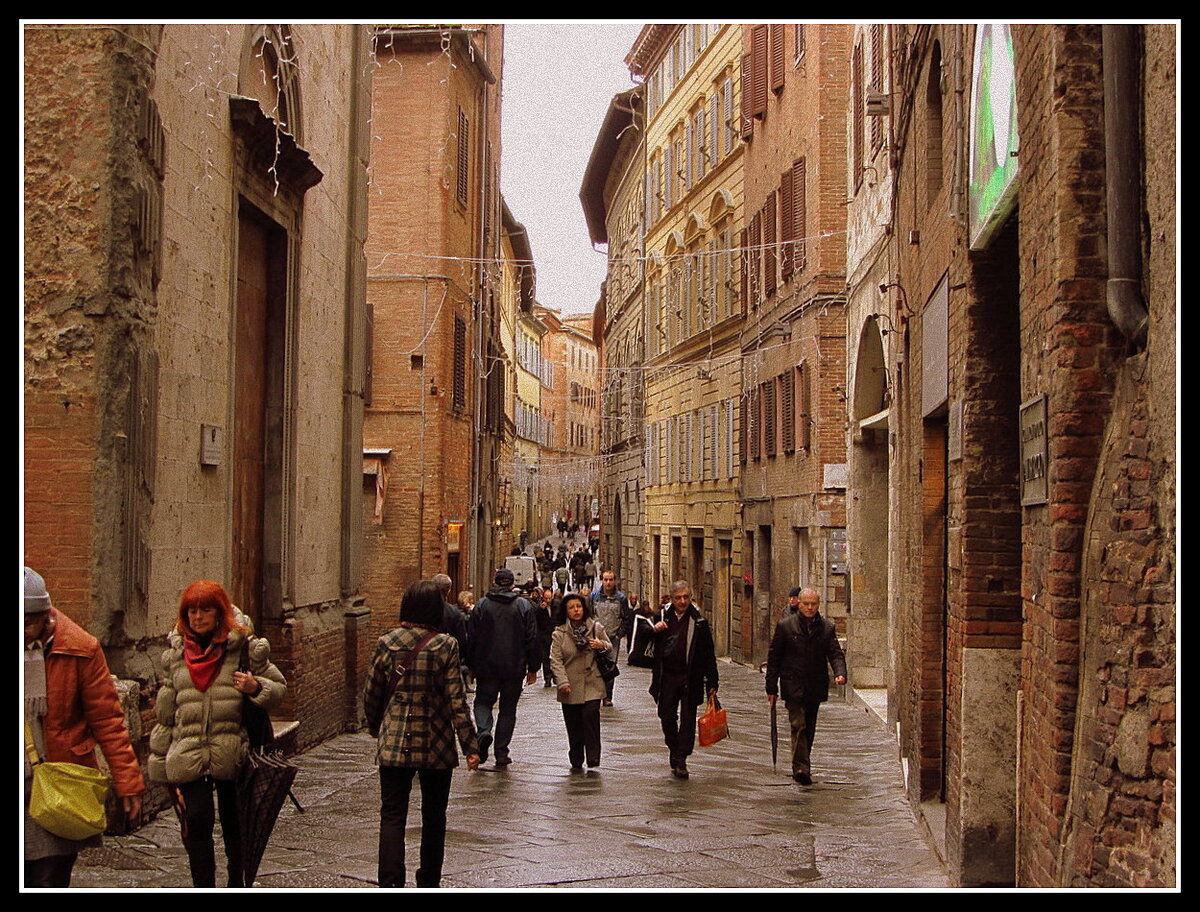 нет, это не они, это просто сиенская улица))