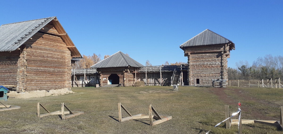 Реконструкция Белоярской крепости. Фото автора.