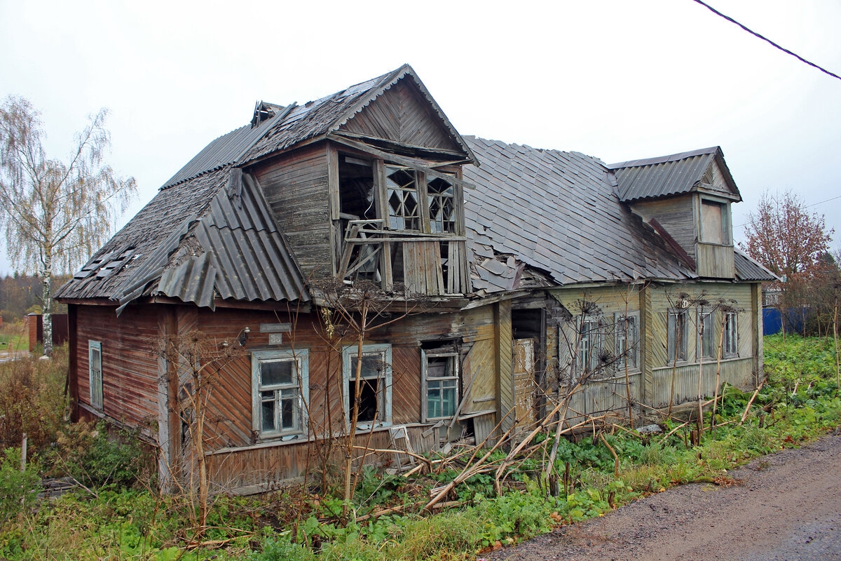 Интерьеры заброшенного дореволюционного дома в д. Шпаньково (Ленинградская  область) | Олег Еверзов | Дзен