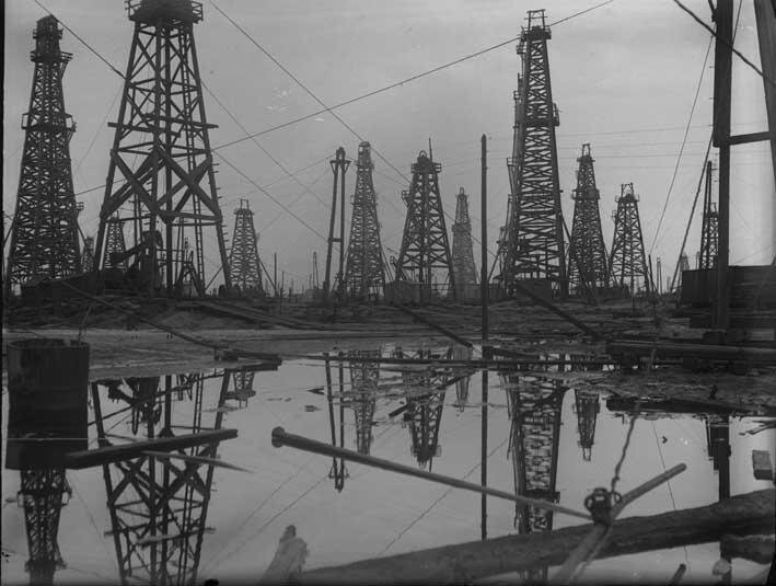 Нефтяные вышки.  Аркадий Шайхет, 1929 год, Азербайджанская ССР, МАММ/МДФ.