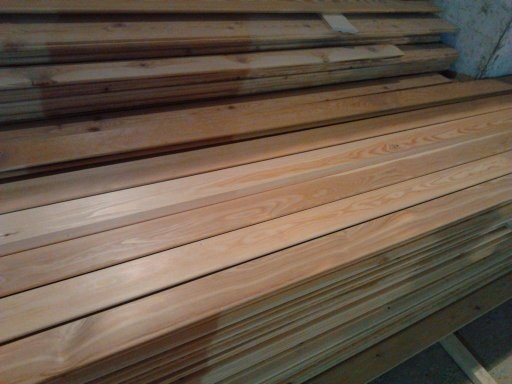 Для того чтобы добиться от древесины стабильности снять напряжение мы подвергаем ее термообработке. После обработки дерево приобретает благородный оттенок (цвет зависит от температуры) и консервируется. Оно стабильно геометрия не изменяется не подвержено гниению и разрушению. Проще говоря увеличивается срок эксплуатации. Благодаря некоторым инновациям мы изготовили термо-камеру . Самое главное преимущество нашей печки это потребляемая мощность. Независимо от загруженного объема расход электроэнергии 180-200 квт. В сутки. Также возможна ускоренная сушка.