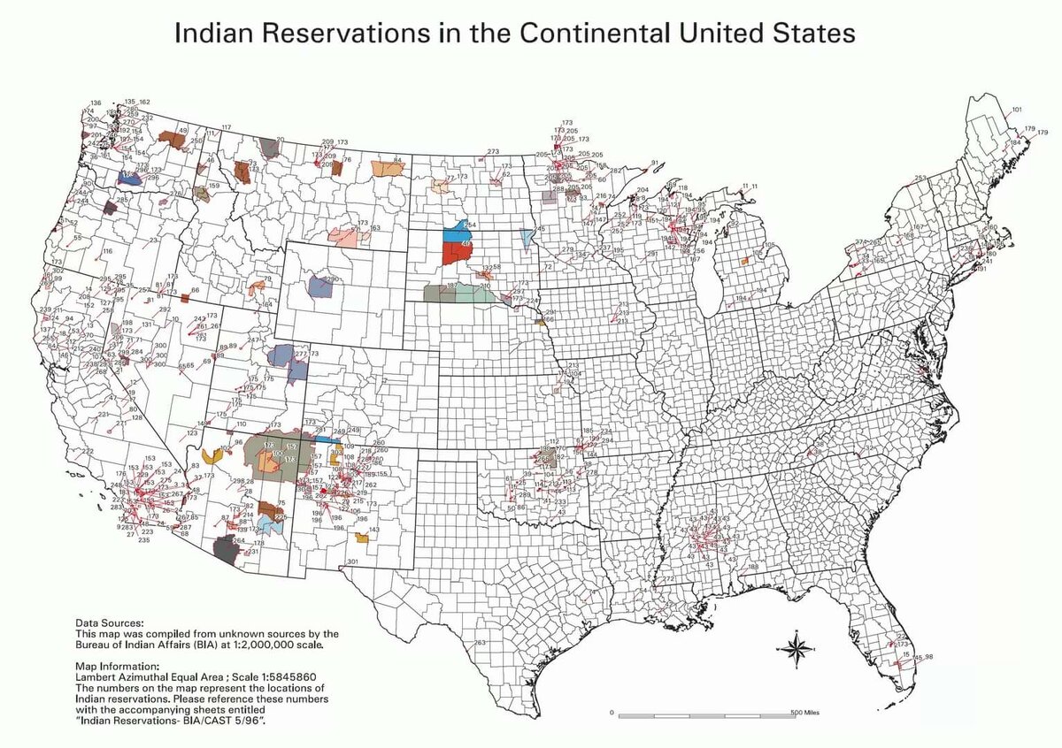 Маленькие цветные пятнышки это все, что осталось от коренного населения