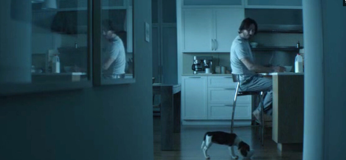 Кадр из кинофильма "Джон Уик", 2014 г., режиссеры Дэвид Литч, Чад Стахелски, сценарист Дерек Колстад, композиторы Тайлер Бэйтс, Джоэл Джей Ричард (скриншот)