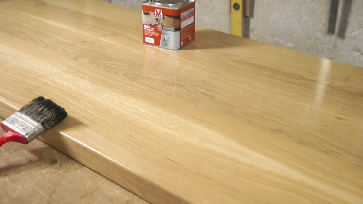 Столешница из дуба покрытая лаком. Фото автора