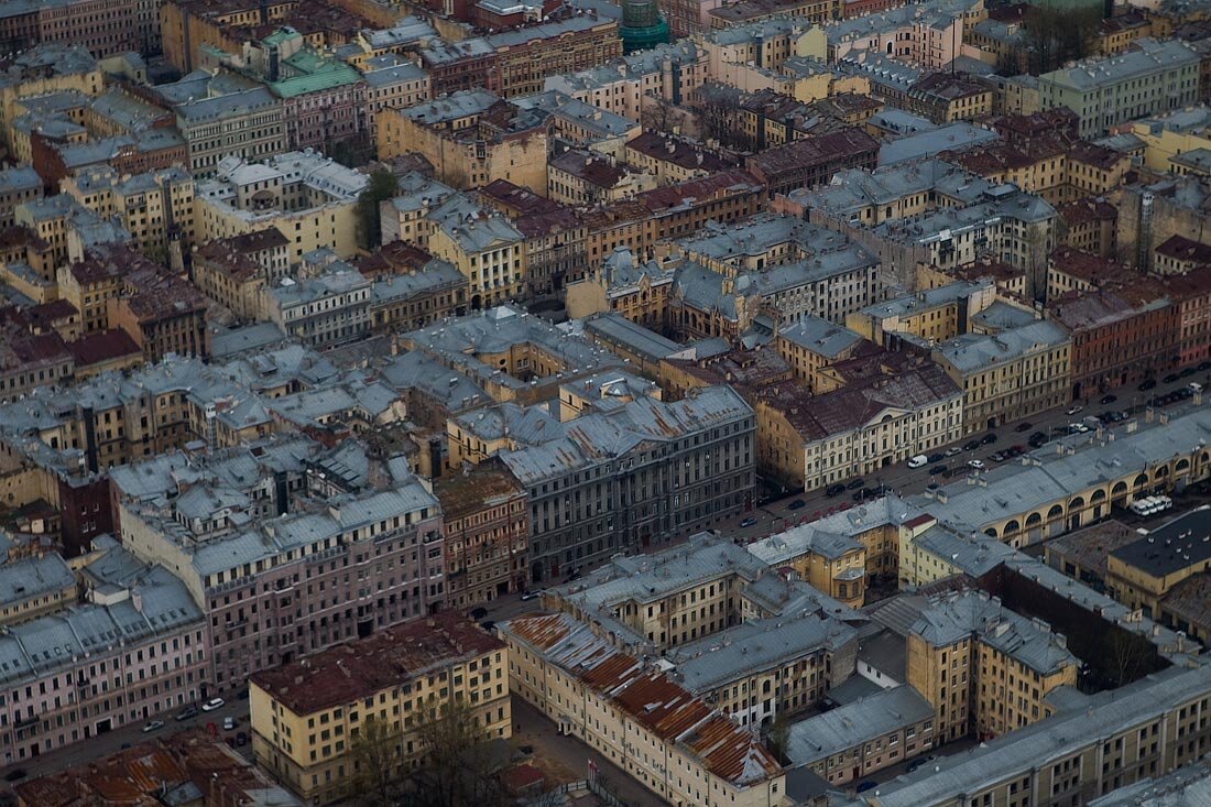 Сторону города. Гостиный двор в Санкт-Петербурге с высоты птичьего. Ул.Ломоносова Санкт-Петербург с высоты птичьего полета. Питер Фонтанка с высоты птичьего полета. Улица Марата Санкт-Петербург вид сверху.