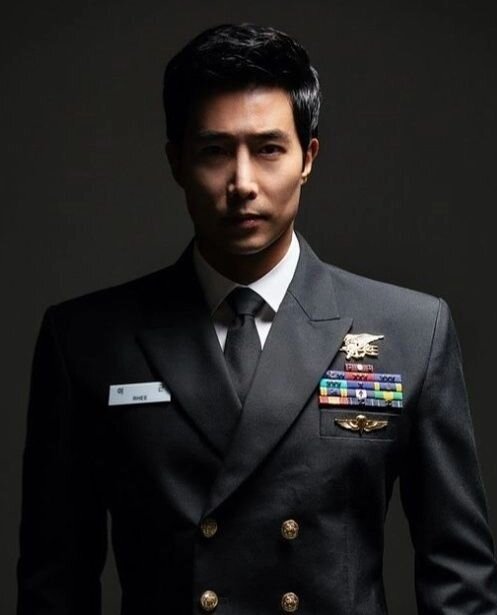 Капитан Ли Гын из Юж.кореи.  фото: картинки  яндекса.