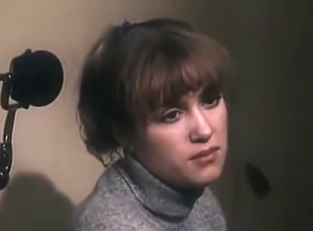 Кадр из кинофильма "Подружка моя", 1985 г., режиссер Александр Калягин, сценарист Татьяна Калецкая, композитор Борис Савельев (скриншот)