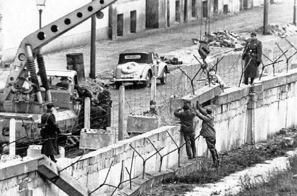 Возведение Берлинской стены. 13 августа 1961 года