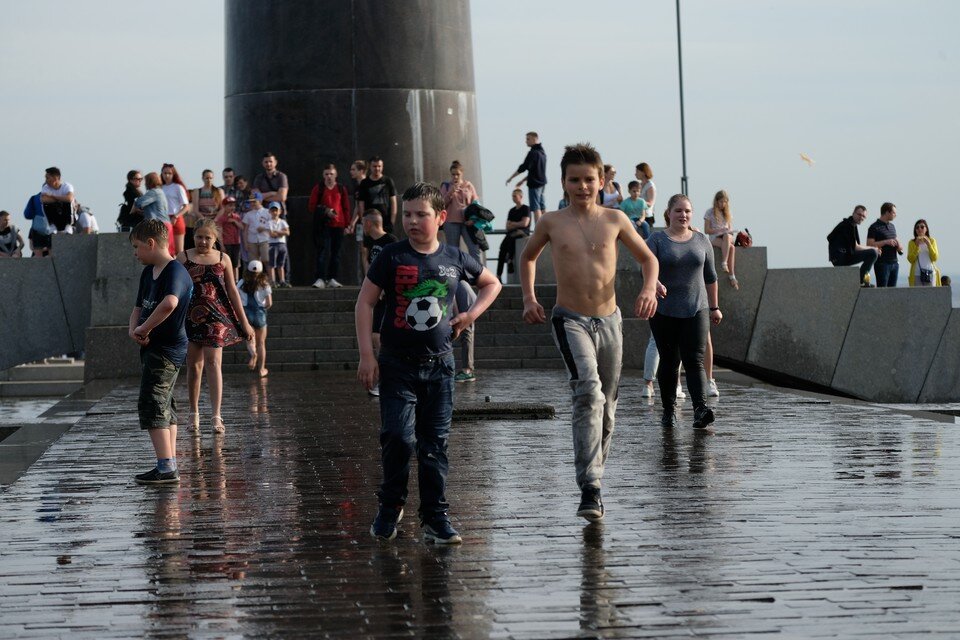     Фонтан в парке 300-летия Петербурга отключили из-за купающихся людей Артем КИЛЬКИН (архив)