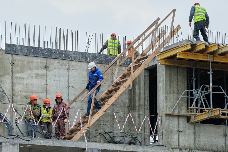     К концу 2023 года в Петербурге введут в эксплуатацию все долгостроящиеся жилые комплексы Артем КИЛЬКИН (архив)