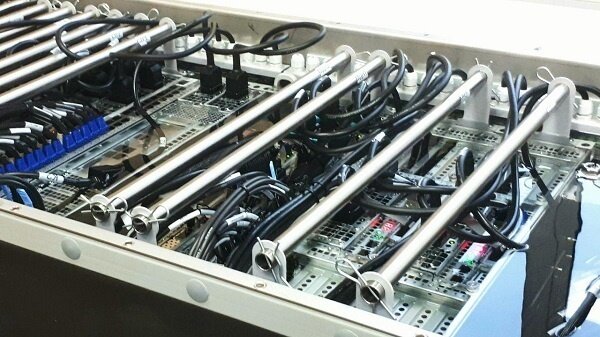 23 ноября 2018 года холдинг «Росэлектроника» представил компактный мобильный суперкомпьютер