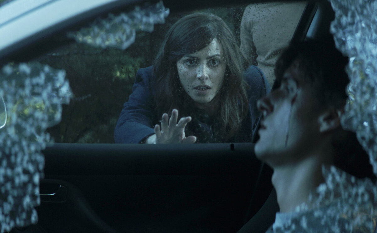 кадр из фильма Невидимый гость, 2016