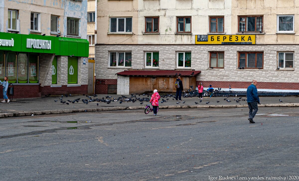 И это самый центр: если отойти чуть во дворы, картинка поменяется не в лучшую сторону...