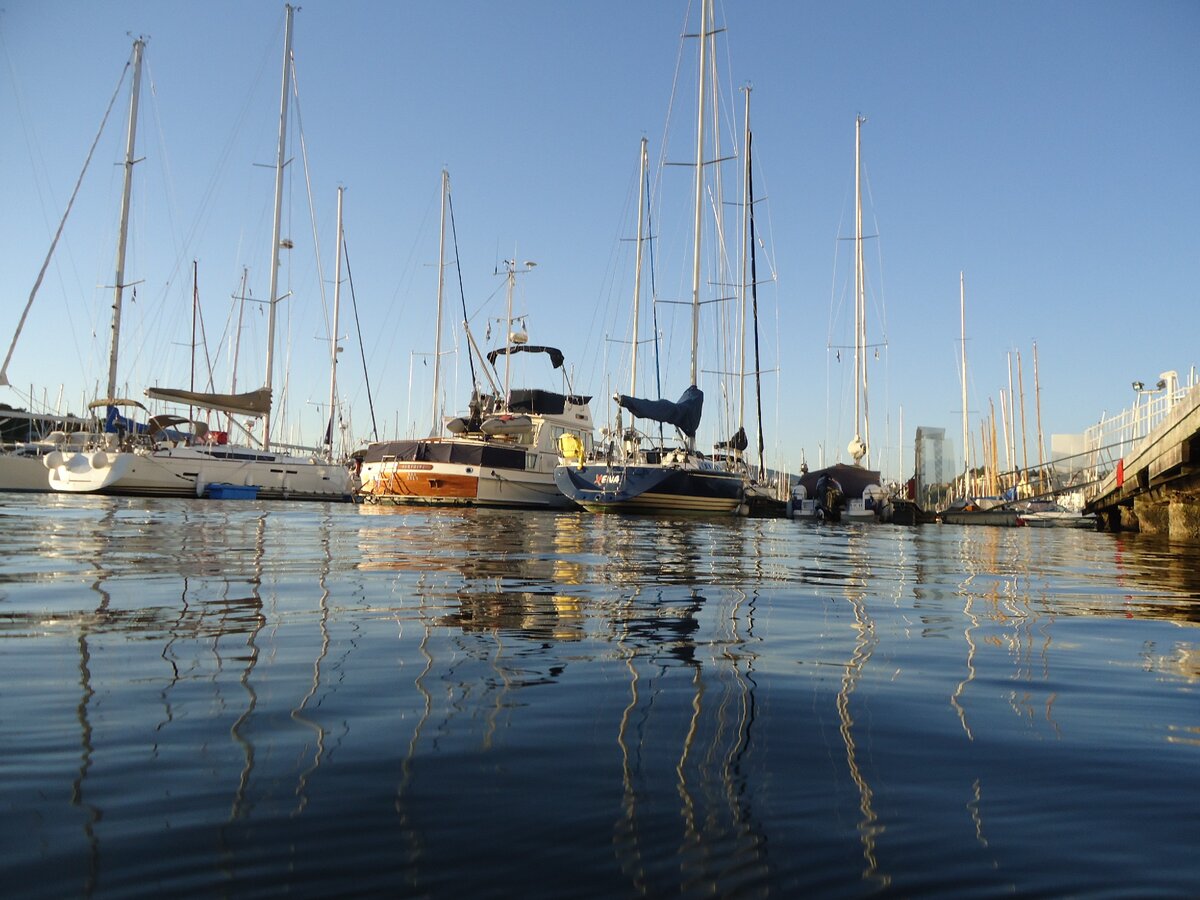 В гавани яхт клуба KNS. Фото автора.