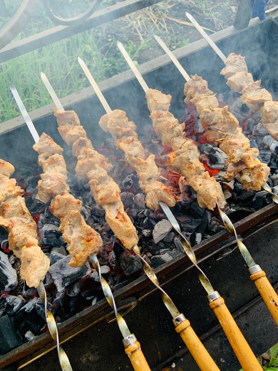 Мяско жарится)))Аромат обалденный)